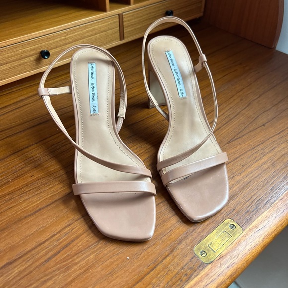& Other Stories Block Heel Nude Sandals - Picture 2 of 4